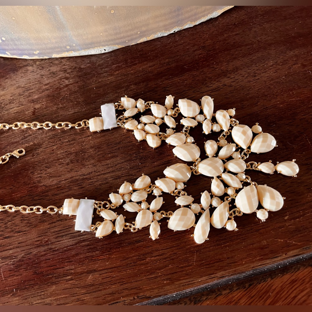 Jerollin Fashion Statement ivory white necklace